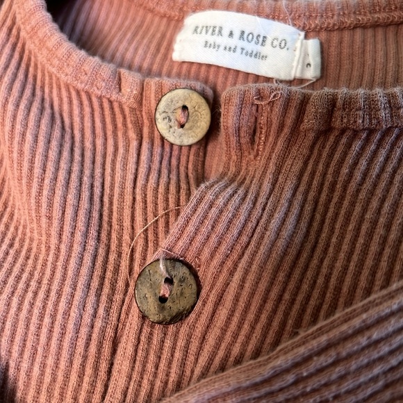 Long sleeve onesies - Picture 3 of 3